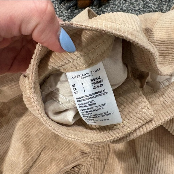 American Eagle Tan Corduroy Cargo Pants - Picture 3 of 3
